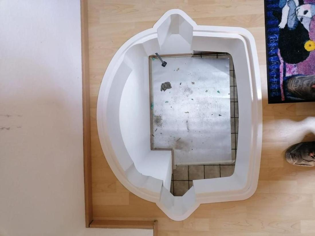 Diskrete, fertige Einfassung im bewohnten Wohnhaus